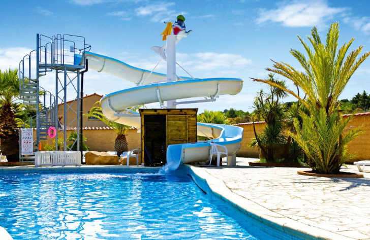 Camping La Coste Rouge Pool Water Slide