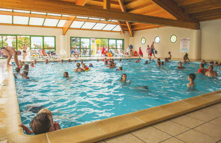Camping Le Pin Parasol Indoor Pool