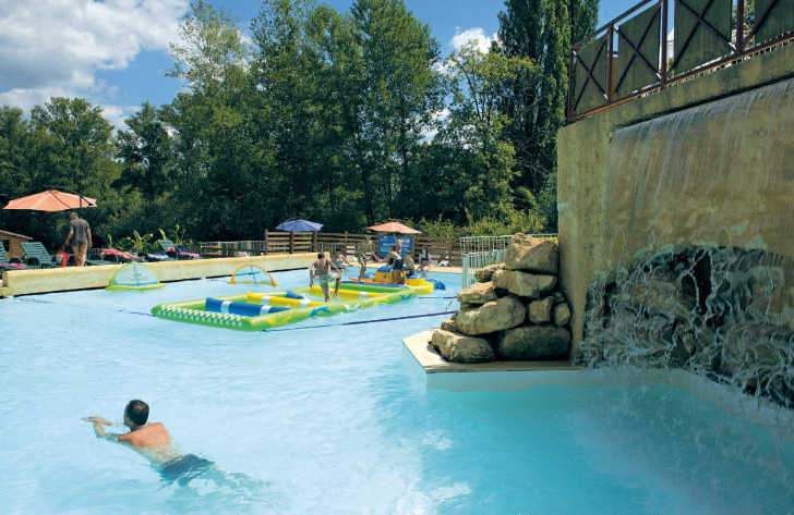 Camping Le Val d’Ussel Pool Waterfall