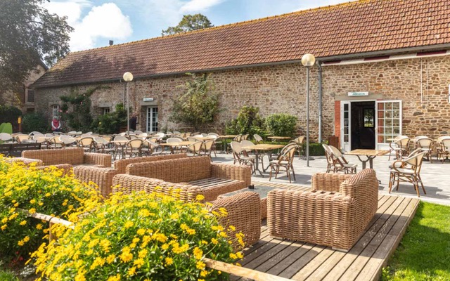 Chateau Lez Eaux Bar