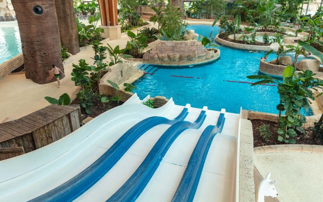 Domaine des Ormes Swimming Pool