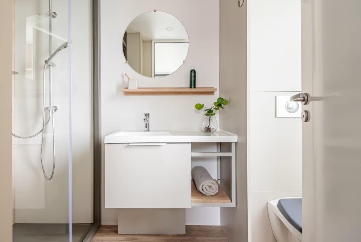 Eurocamp End of Stay Cleaning Bathroom Cleaning