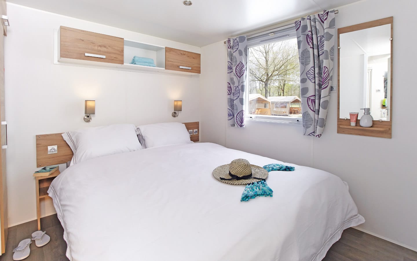 Eurocamp Premium Bedroom