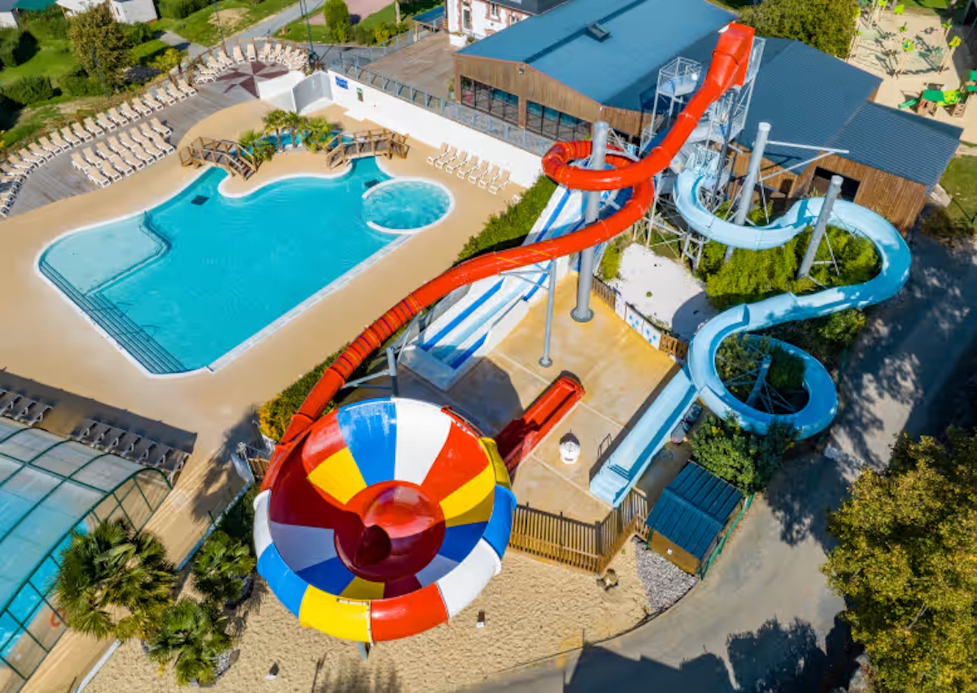 La Vallee Swimming Pool and Slides