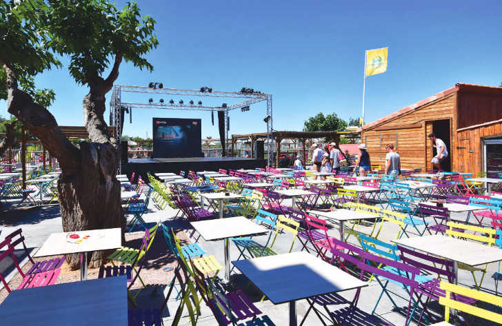 Le Beach Garden Entertainment Area