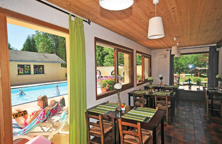 Le Belledonne Restaurant and Pool