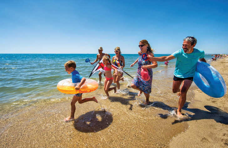 Le Mediterranee Plage Family Beach Fun